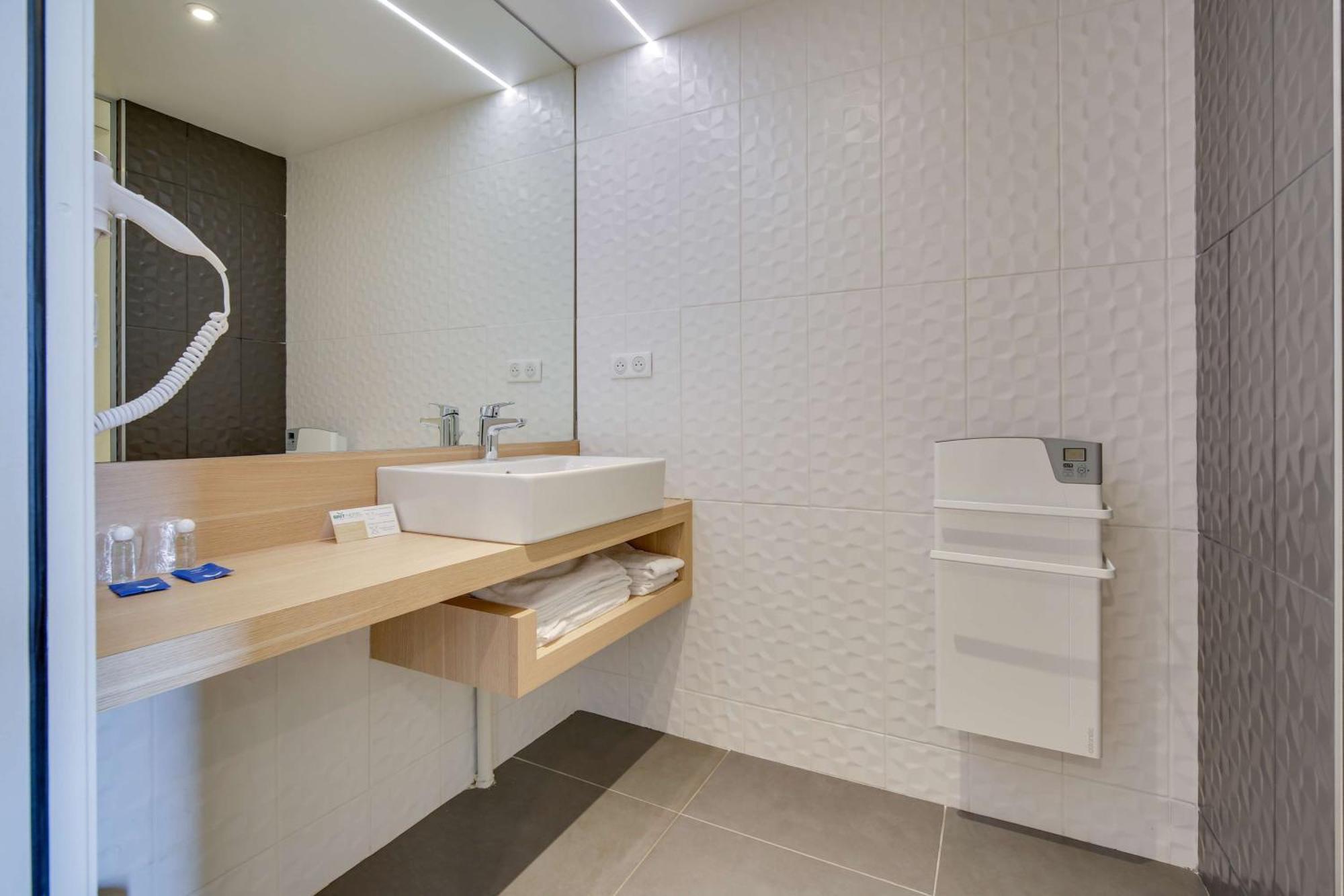 Brit Hotel Confort Saint-Dizier Dış mekan fotoğraf