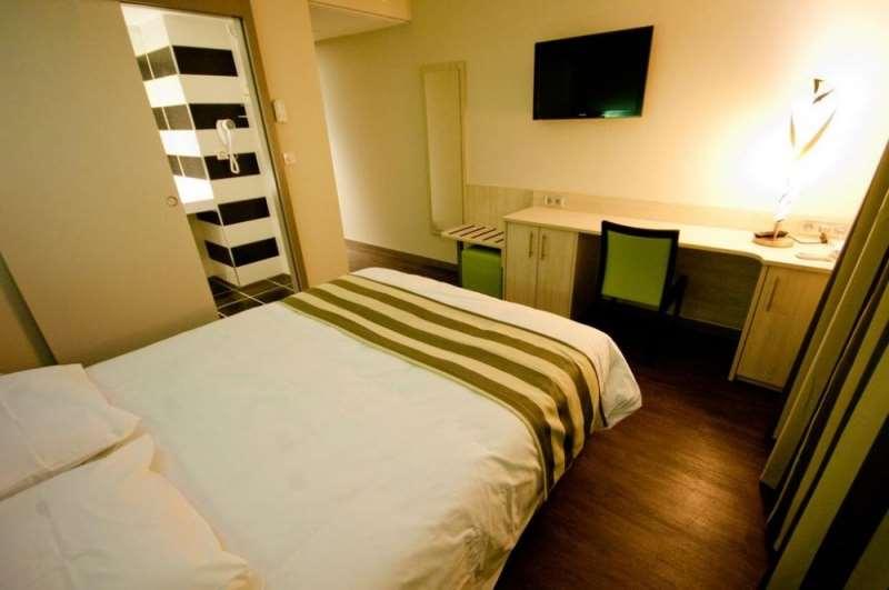 Brit Hotel Confort Saint-Dizier Oda fotoğraf